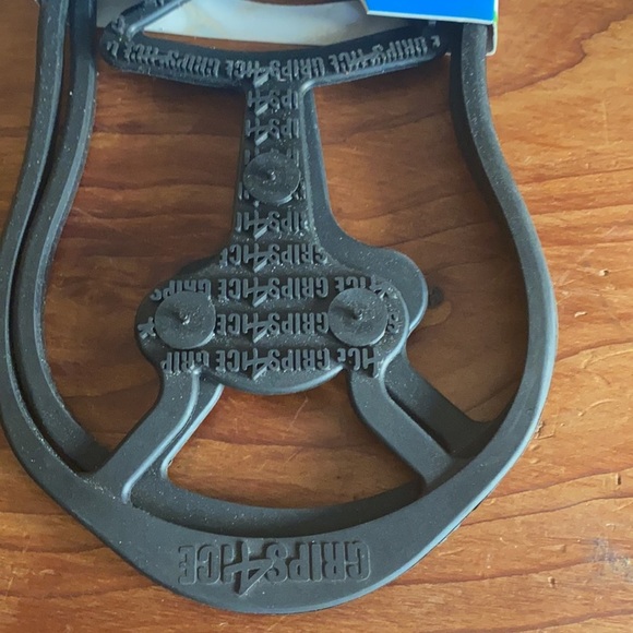 NWT Traction Cleats/Ice Grips with plastic cleat - Picture 4 of 7